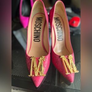 Women moschino shoe
